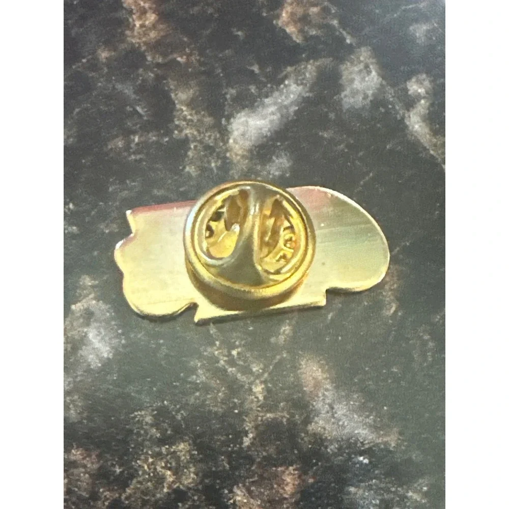 NASCAR Champions Week Enamel Lapel Pin Gold Tone Blue‎ Racing Sports Collectible